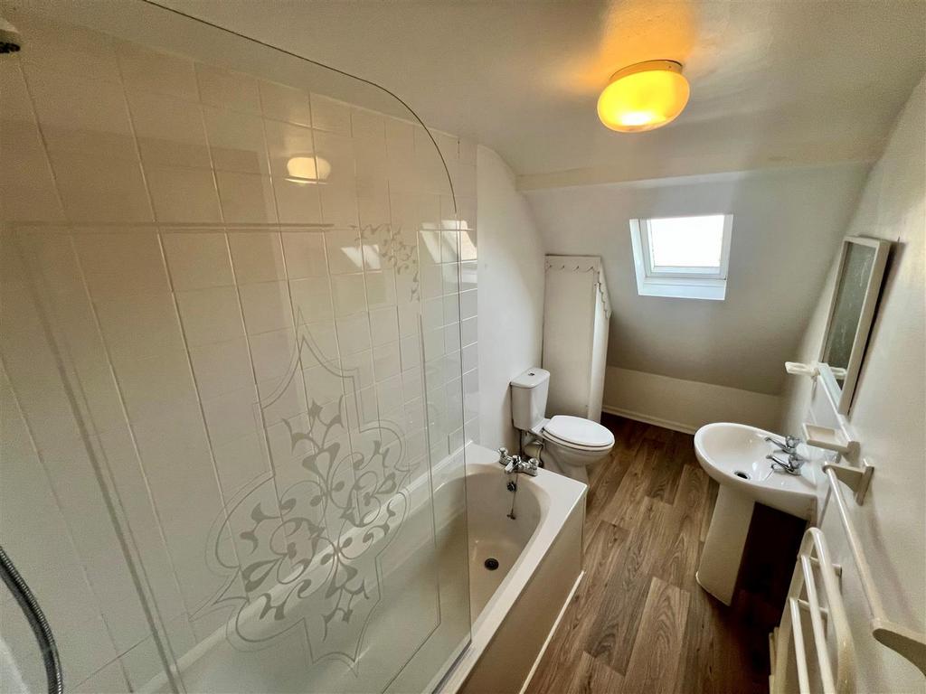 Bathroom.jpg
