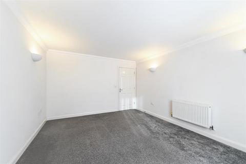 2 bedroom apartment for sale, Wingfield Court, Banstead
