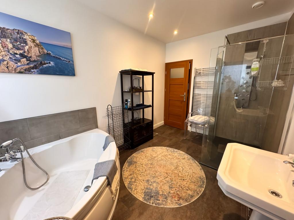 Bathroom 2