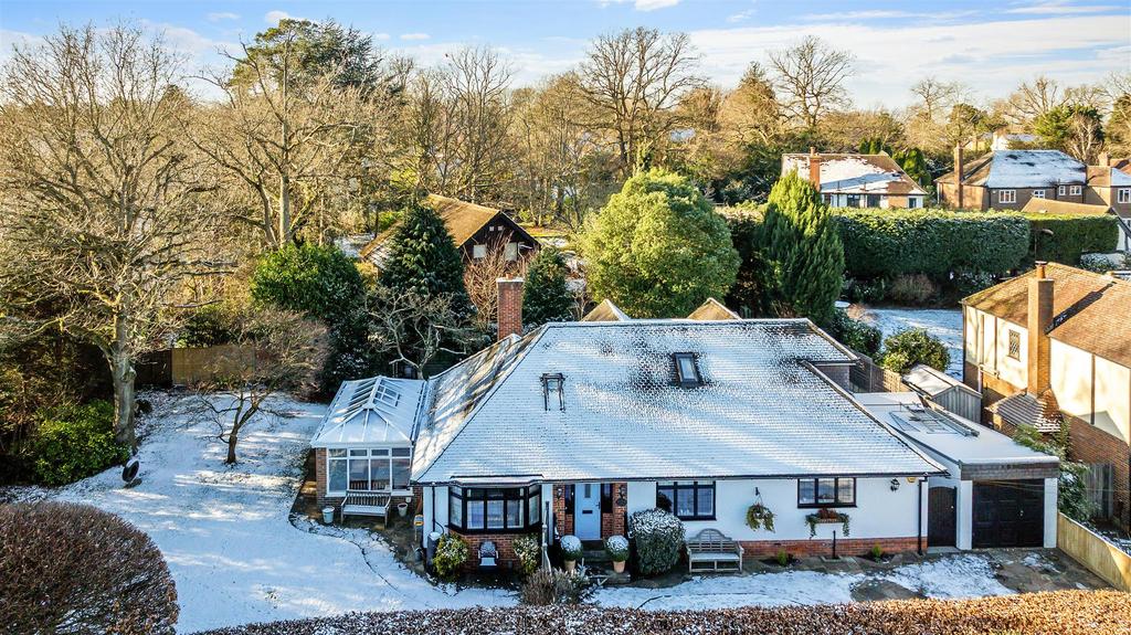 OAK TREE COTTAGE DRONE- (3).jpg