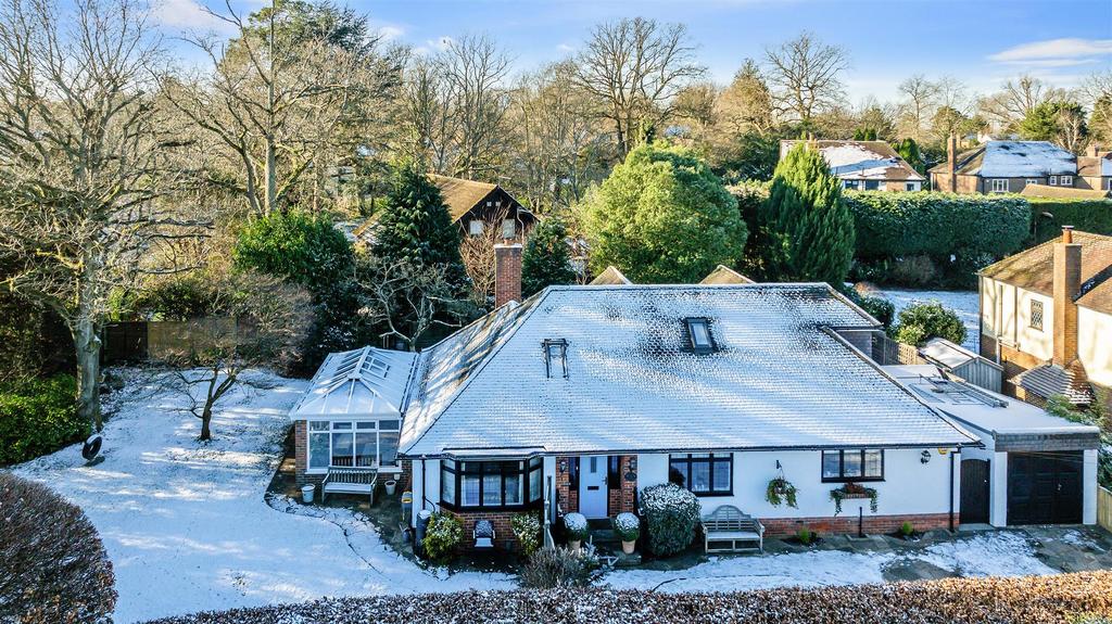 OAK TREE COTTAGE DRONE- (2).jpg
