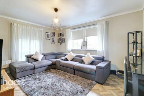 2 bedroom flat for sale, Prospect Place, Romford