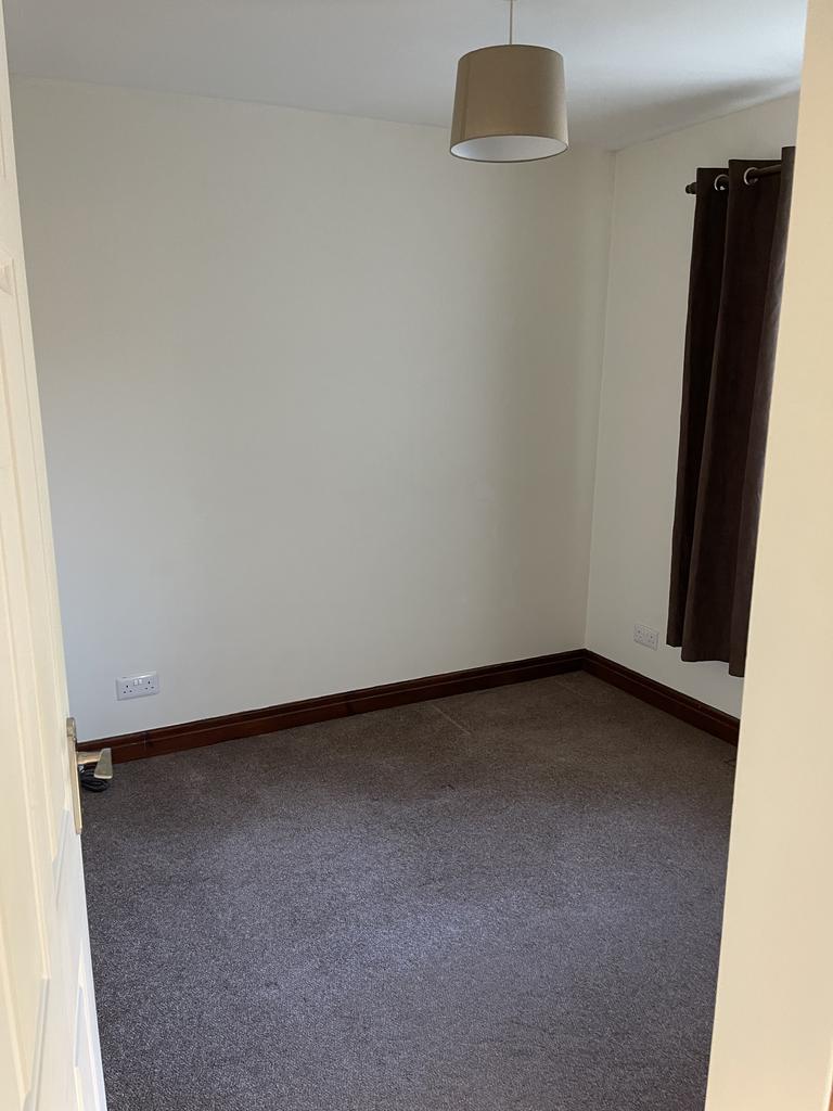 Bedroom 2 (rear)
