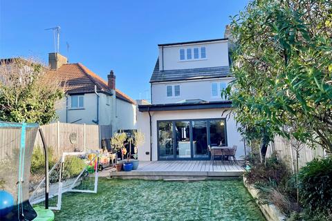 undefined, Edinburgh Avenue, Leigh-on-Sea, Essex, SS9