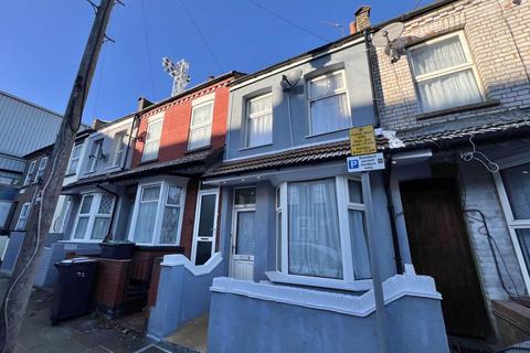 undefined, Ivy Road, Luton LU1