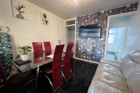 undefined, Ivy Road, Luton LU1