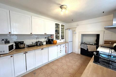 5 bedroom house to rent, Wellington Terrace, Falmouth