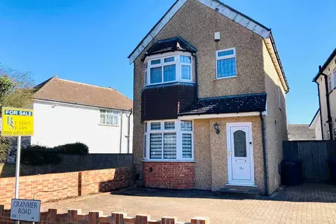 3 bedroom detached house for sale, Cranmer Road, Edgware HA8