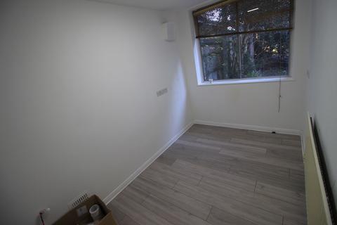 2 bedroom flat to rent, Coldharbour Lane, Hayes UB3