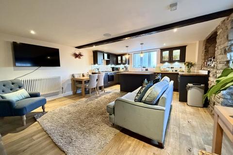 3 bedroom cottage for sale, High Street, Kippax, Leeds