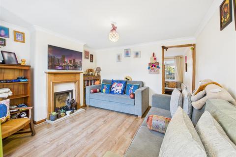 undefined, Queens Road, Hersham Village