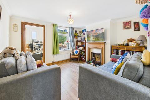 undefined, Queens Road, Hersham Village