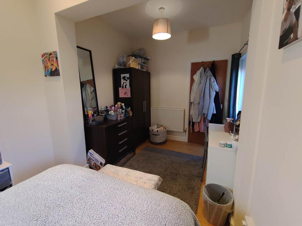 Bedroom (2)