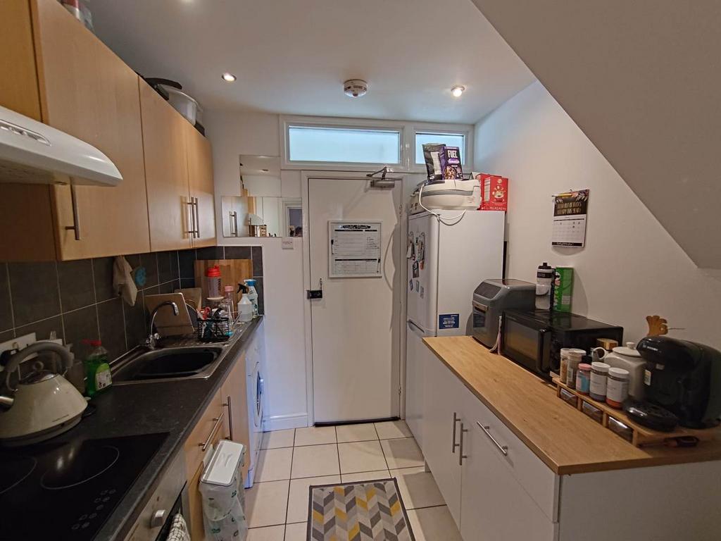 Kitchen (2)