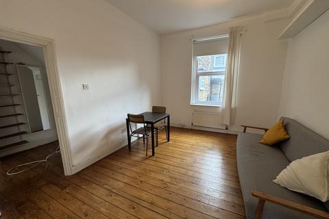 1 bedroom flat to rent, Stoke Newington High Street, London N16