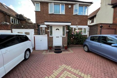 4 bedroom detached house for sale, High Road, Harrow, HA3