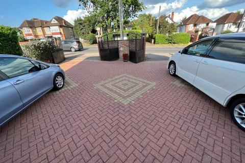 4 bedroom detached house for sale, High Road, Harrow, HA3
