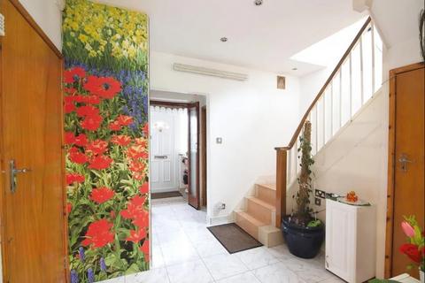 4 bedroom detached house for sale, High Road, Harrow, HA3