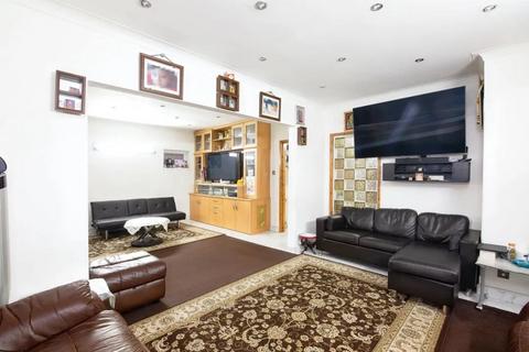 4 bedroom detached house for sale, High Road, Harrow, HA3