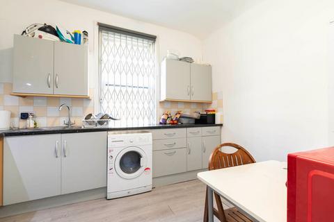 3 bedroom flat to rent, West End Lane, London NW6
