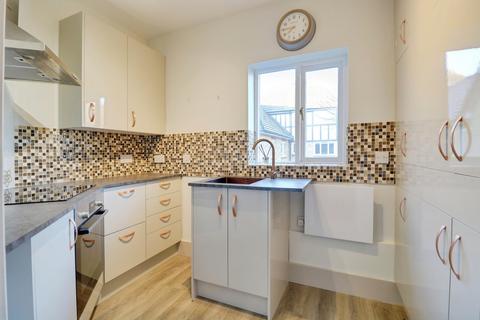 2 bedroom flat to rent, Barnstaple Road, Southend-on-sea, SS1