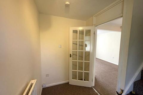 3 bedroom terraced house to rent, Pendleton, Peterborough, Cambs