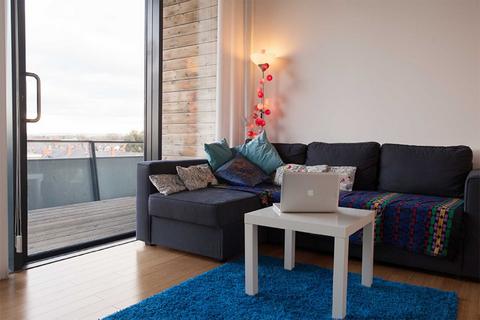 2 bedroom flat to rent, Woodfield Road, Altrincham, Cheshire, WA14