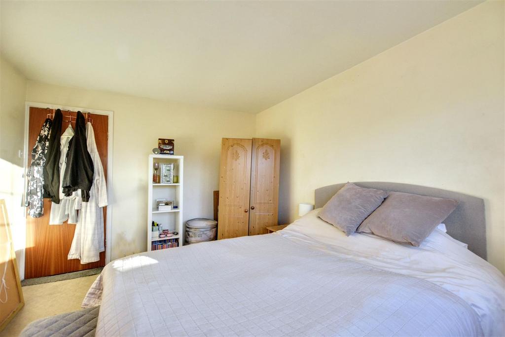 Bedroom 1 3.jpeg