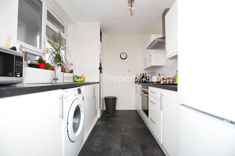 2 bedroom flat to rent, Diss Street, London E2