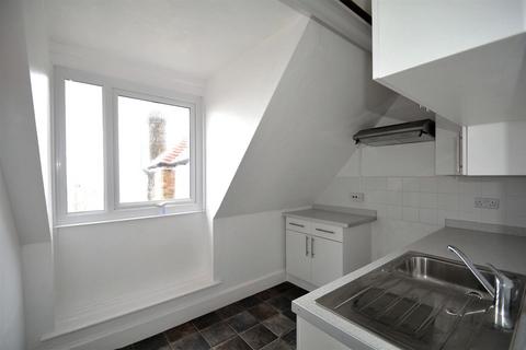 1 bedroom flat to rent, South Street, Ventnor