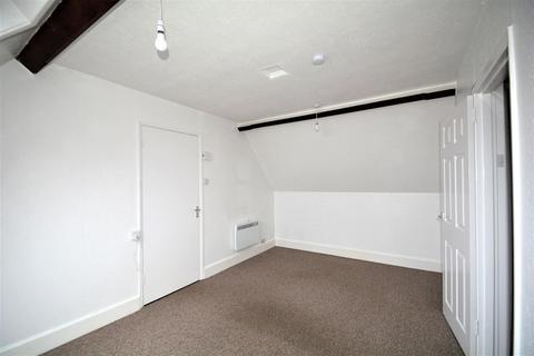 1 bedroom flat to rent, South Street, Ventnor