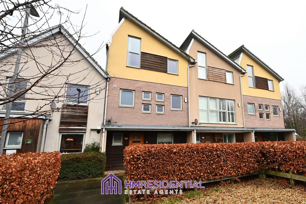 5 bedroom Town House for rent on November Court Y