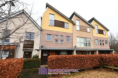 5 bedroom townhouse to rent, November Court Yard, Gateshead NE8