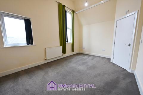 5 bedroom townhouse to rent, November Court Yard, Gateshead NE8