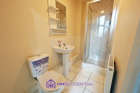 5 bedroom townhouse to rent, November Court Yard, Gateshead NE8
