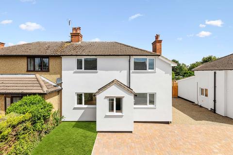 undefined, Broad Street, Shefford SG17