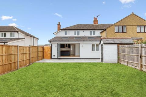 undefined, Broad Street, Shefford SG17