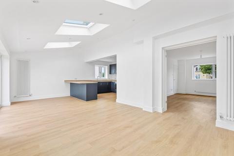 undefined, Broad Street, Shefford SG17
