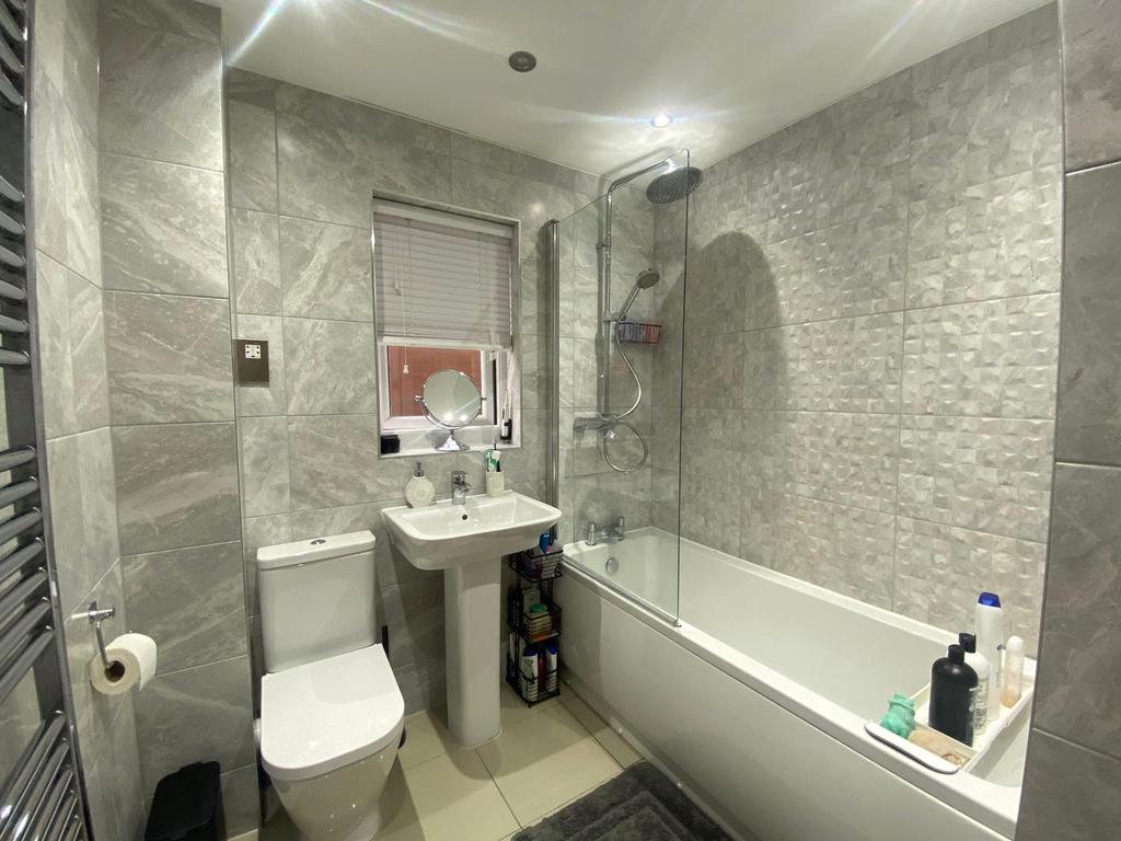 Main Bathroom