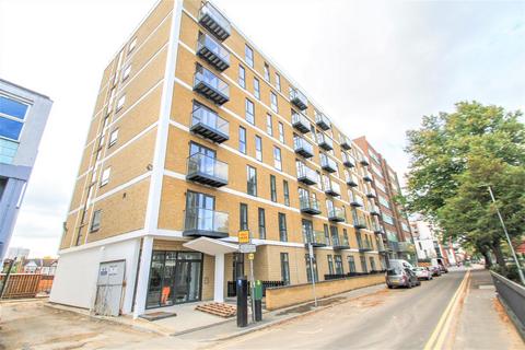 2 bedroom apartment to rent, Victoria Avenue, Southend-On-Sea