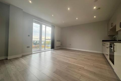 2 bedroom apartment to rent, Victoria Avenue, Southend-On-Sea