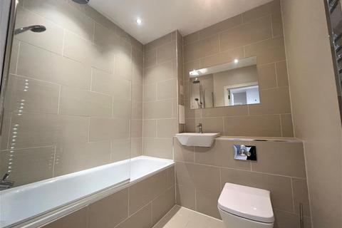 2 bedroom apartment to rent, Victoria Avenue, Southend-On-Sea