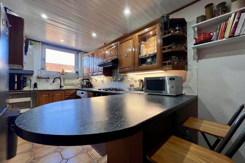 3 bedroom maisonette for sale, Morse Close, London, E13 0HJ