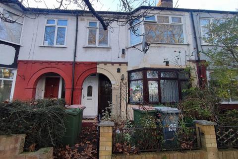 1 bedroom flat for sale, Gainsborough Avenue, Manor Park, E12 6JN