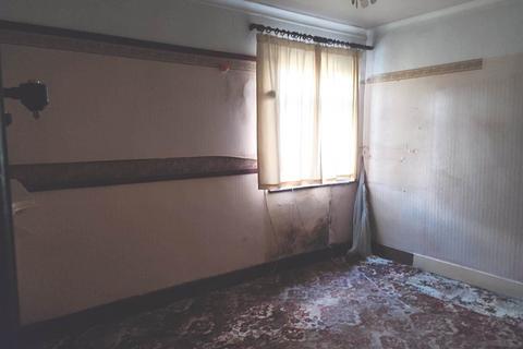 1 bedroom flat for sale, Gainsborough Avenue, Manor Park, E12 6JN