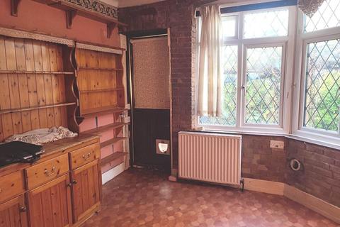 1 bedroom flat for sale, Gainsborough Avenue, Manor Park, E12 6JN