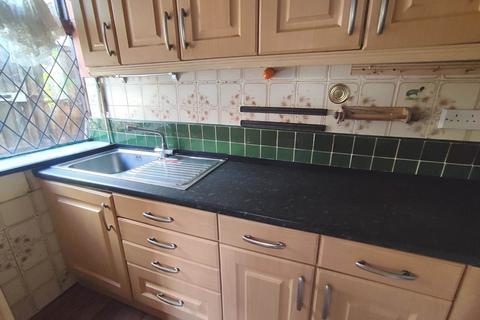 1 bedroom flat for sale, Gainsborough Avenue, Manor Park, E12 6JN