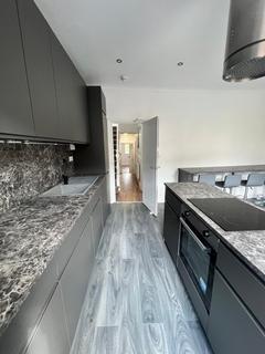 1 bedroom in a house share to rent, Wickham Lane, London SE2