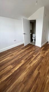 1 bedroom in a house share to rent, Wickham Lane, London SE2