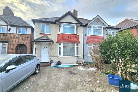 5 bedroom semi-detached house to rent, The Crossways, Hounslow, TW5